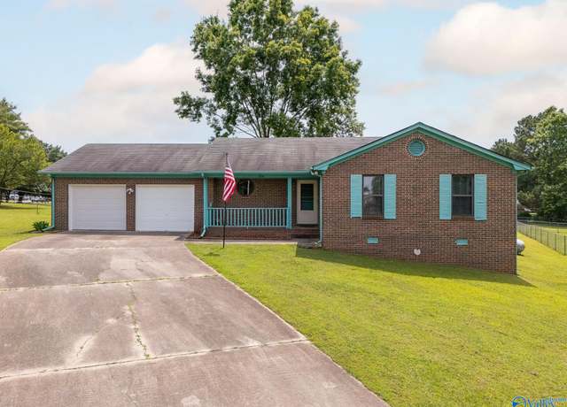 Property at 104 Alice Janes Cir, Huntsville, AL 35811, 3 beds, 2 baths