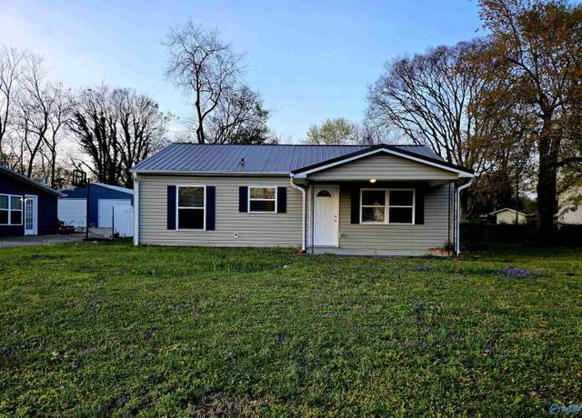 Property at 1713 Oakwood Ave, Huntsville, AL 35811, 3 beds, 2 baths