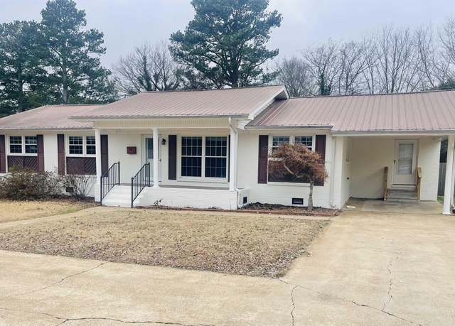 Property at 1019 9th St, Arab, AL 35016, 3 beds, 2 baths