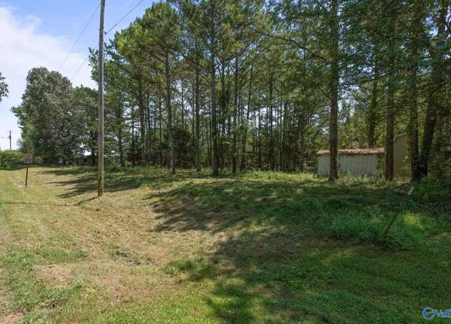 Property at 186 Hillsboro Dr, New Market, AL 35761