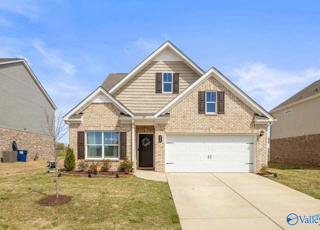 Property at 116 Mill View Dr, New Market, AL 35761, 4 beds, 2.5 baths