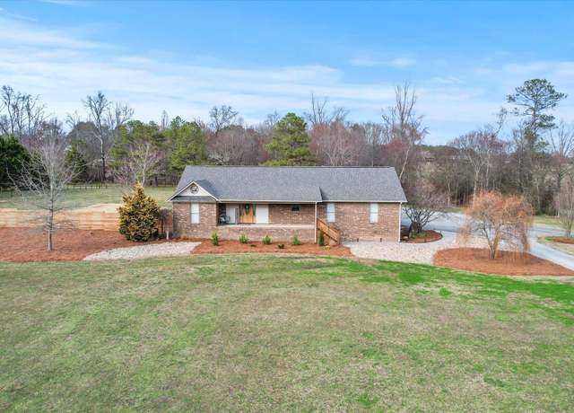 Property at 8056 Section Line Rd, Guntersville, AL 35976, 3 beds, 2 baths