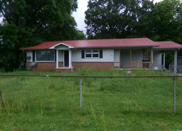 Property at 1704 Goodyear Ave, Gadsden, AL 35901, 2 beds, 1 bath