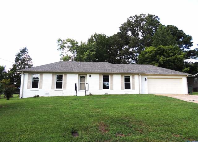 Property at 2011 Weatherly Rd, Huntsville, AL 35803, 4 beds, 2 baths