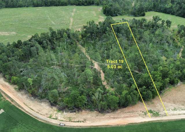 Property at 19 Holland Rd, Athens, AL 35614