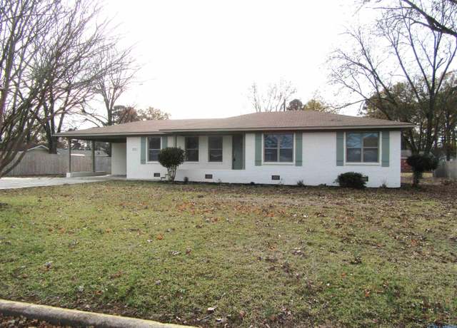 Property at 1105 SW Sandra St, Decatur, AL 35601, 3 beds, 2 baths