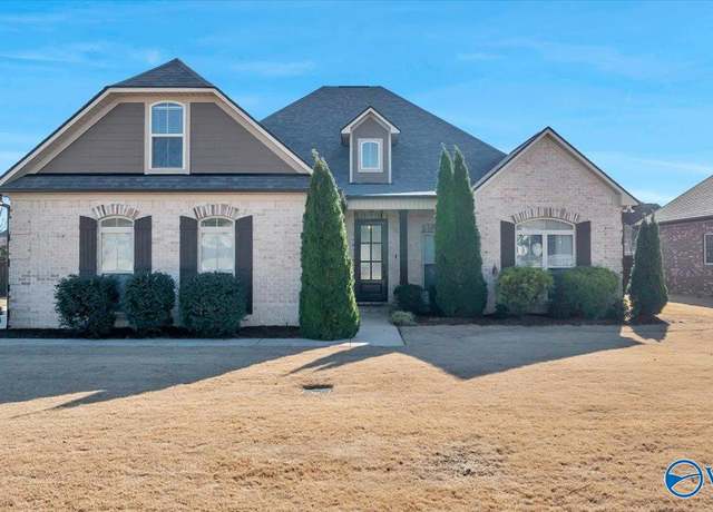 Property at 17526 Maree Dr, Athens, AL 35613, 4 beds, 3 baths