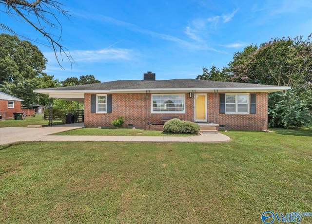 Property at 706 Meadowview St, Athens, AL 35611, 2 beds, 2 baths
