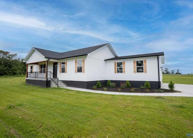 Property at 213 Workman Rd, Trenton, GA 30752, 3 beds, 2 baths