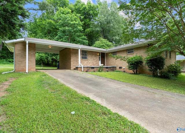 Property at 2214 Viscount Dr, Huntsville, AL 35810, 3 beds, 1.5 baths