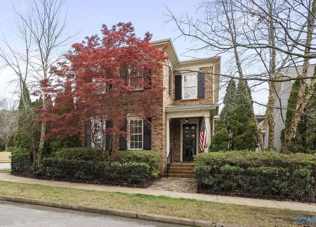 Property at 2 Ross St NW, Huntsville, AL 35806, 4 beds, 3 baths