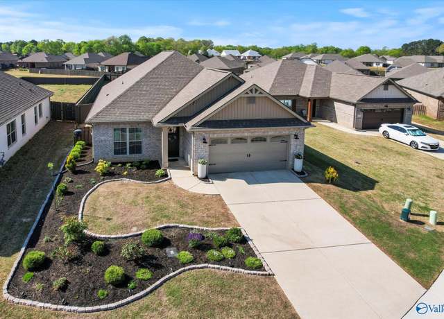 Property at 21850 Shearwater Dr, Athens, AL 35613, 4 beds, 3 baths