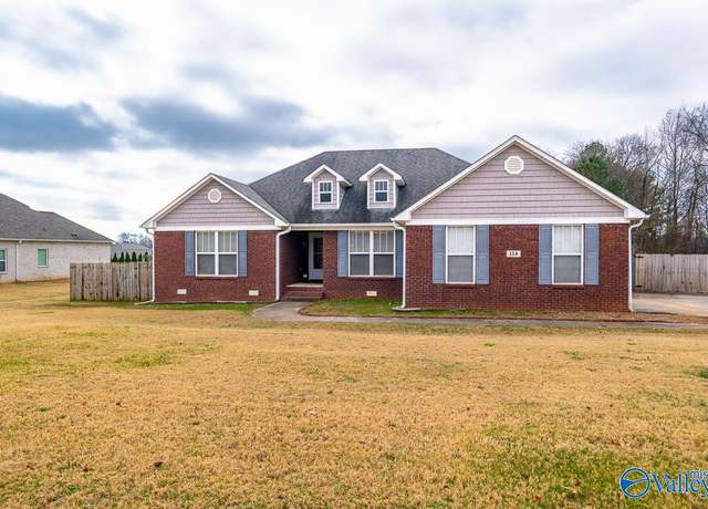 Property at 114 Shallowhill Rd, Huntsville, AL 35811, 4 beds, 2 baths