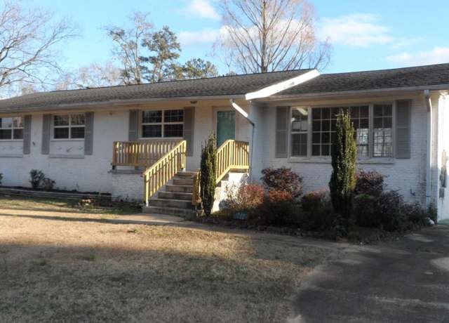 Property at 212 Mountain Dr, Gadsden, AL 35904, 3 beds, 2 baths