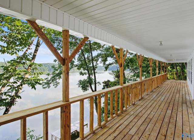 Property at 10880 Country Corner Rd, Athens, AL 35614, 3 beds, 2 baths