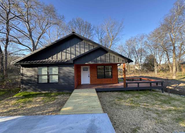 Property at 927 Joyce Ave, Albertville, AL 35951, 3 beds, 2 baths