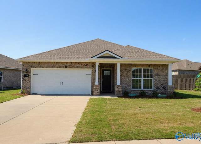 Property at 151 Heritage Lakes Blvd, New Market, AL 35761, 3 beds, 2 baths