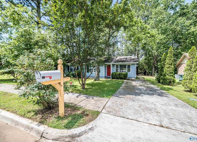 Property at 13904 SW Wyandotte Dr, Huntsville, AL 35803, 3 beds, 1.5 baths