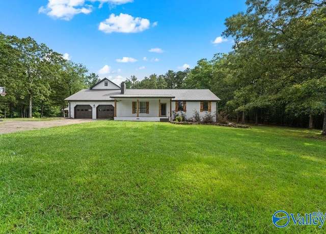 Property at 300 Aqua Vista Dr W, Gadsden, AL 35901, 4 beds, 3 baths