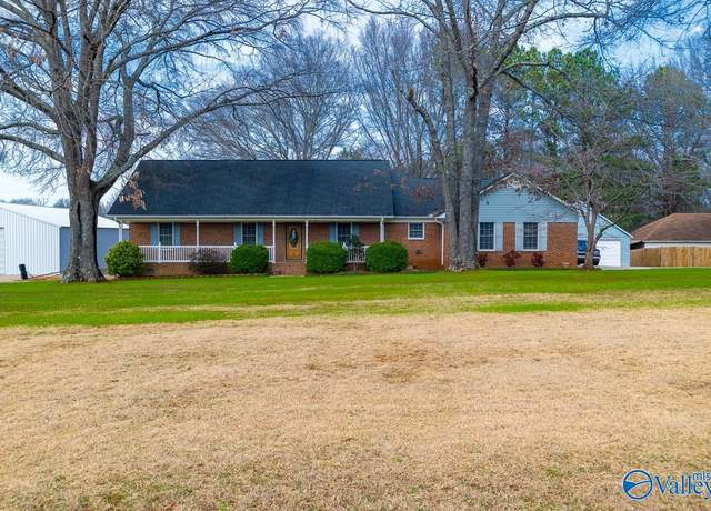 Property at 42 Shannon Dr NE, Decatur, AL 35603, 4 beds, 3 baths