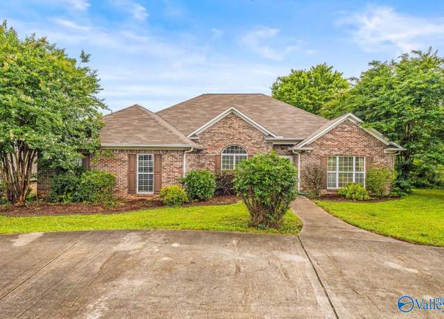 Property at 587 Charity Ln, Hazel Green, AL 35750, 4 beds, 2 baths