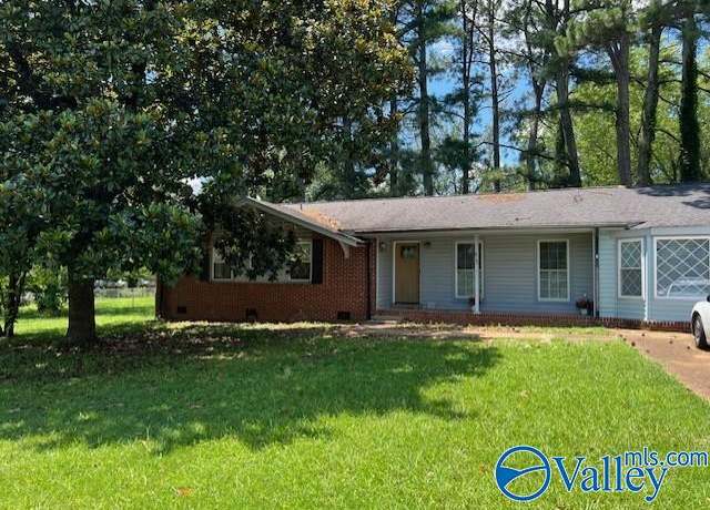 Property at 6101 Valley Park Dr, Huntsville, AL 35810, 3 beds, 2 baths