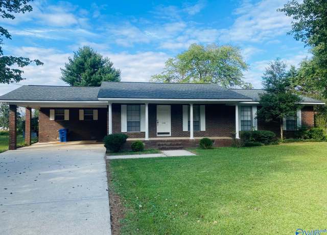 Property at 1208 Kilpatrick Rd, Albertville, AL 35951, 3 beds, 2 baths