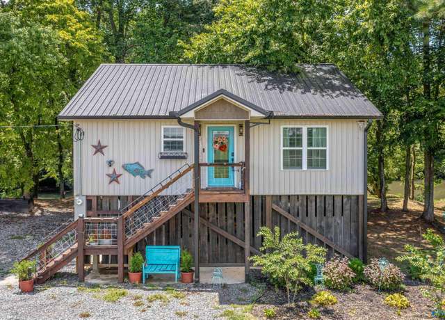 Property at 902 County Road 1042, Centre, AL 35960, 2 beds, 1 bath