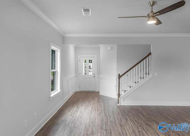 Property at 3216 Southfield Ln, Huntsville, AL 35805, 4 beds, 3 baths