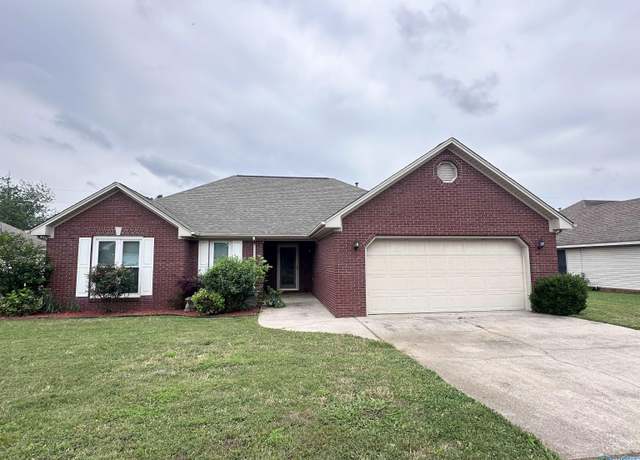 Property at 203 Lincoln Ave, Muscle Shoals, AL 35661, 3 beds, 2 baths