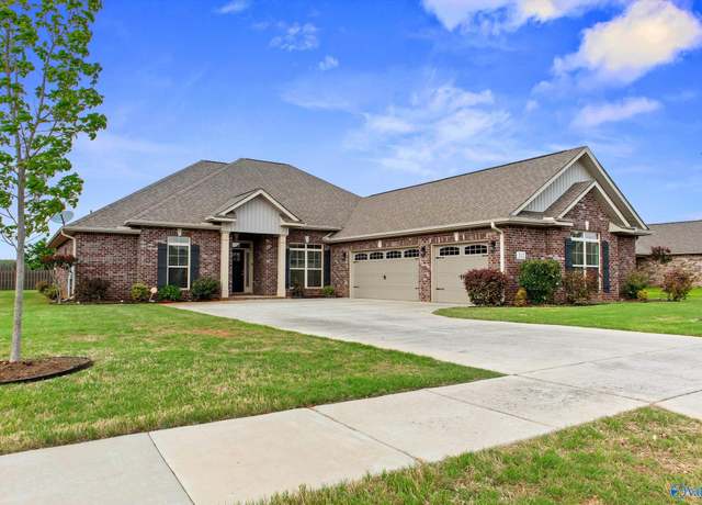 Property at 212 Summerbranch Rd, Madison, AL 35756, 4 beds, 2.5 baths
