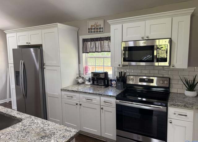 Property at 377 Shoal Creek Rd, Arab, AL 35016, 3 beds, 2 baths