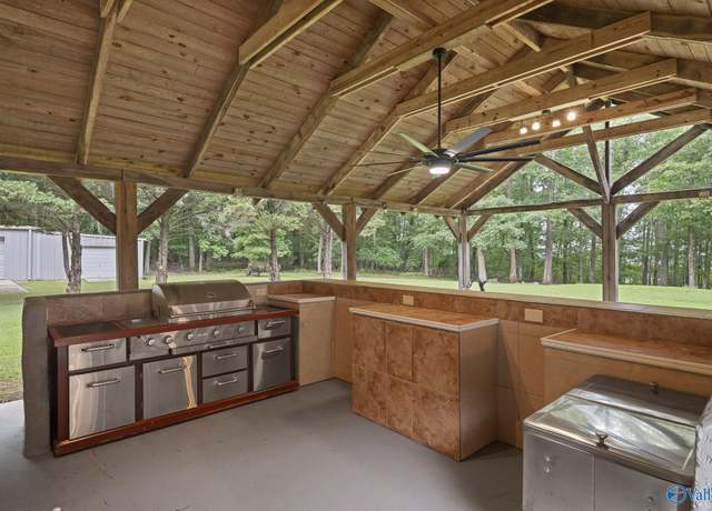 Property at 215 Clark Mountain Rd, Huntsville, AL 35810, 4 beds, 4 baths