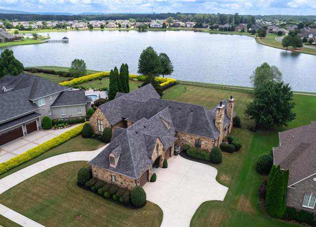 Property at 19 Lake Forest Blvd SW, Huntsville, AL 35824, 4 beds, 4.5 baths