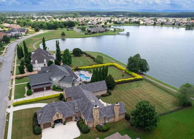 Property at 19 Lake Forest Blvd SW, Huntsville, AL 35824, 4 beds, 4.5 baths