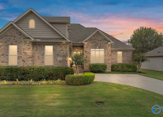 Property at 17902 Watercress Dr, Athens, AL 35611, 4 beds, 3 baths