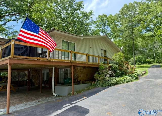 Property at 860 County Road 212, Centre, AL 35960, 4 beds, 3 baths