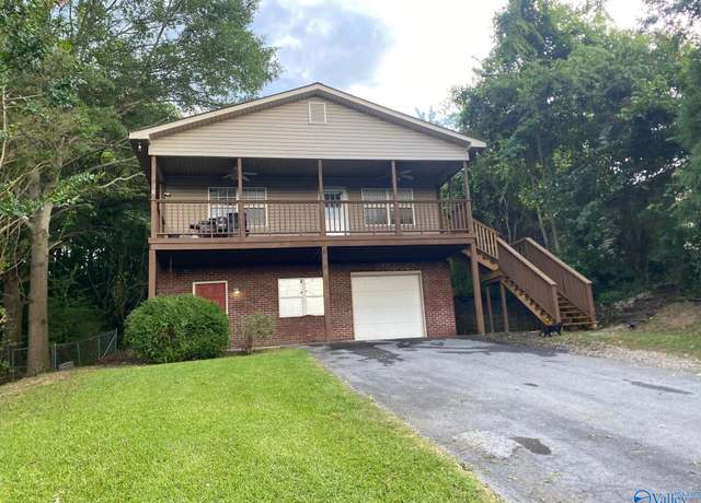 Property at 2044 Obrig Ave, Guntersville, AL 35976, 2 beds, 3 baths