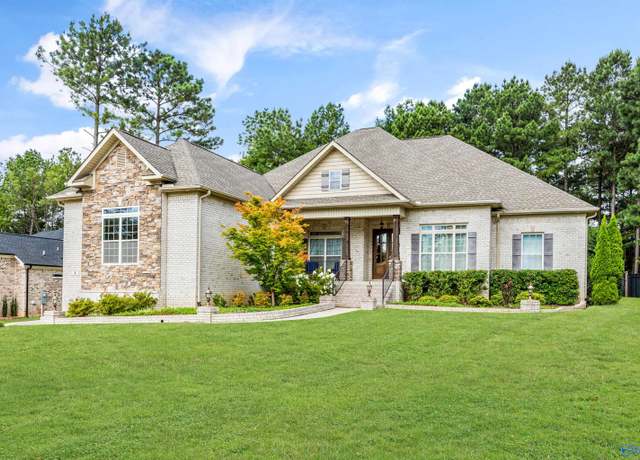 Property at 4 Bluff Crk, Huntsville, AL 35803, 4 beds, 3.5 baths