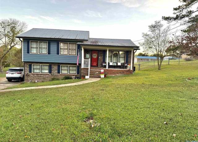 Property at 64 Hillsdale Dr, Scottsboro, AL 35769, 3 beds, 2 baths