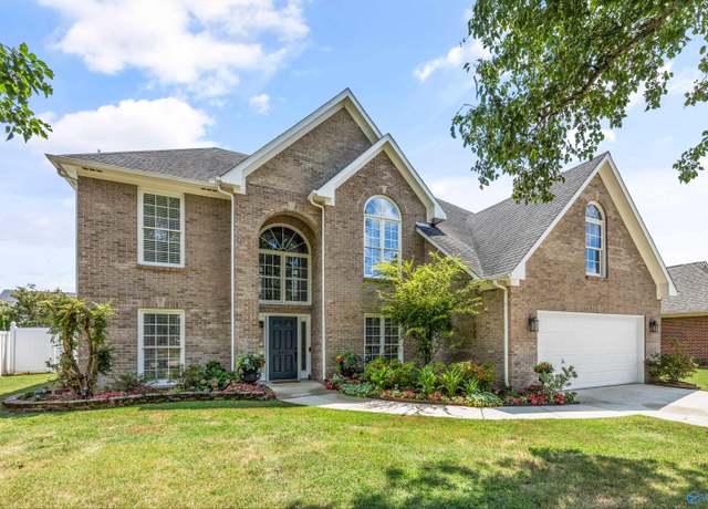 Property at 214 Cheval Cir SE, Brownsboro, AL 35741, 5 beds, 4 baths