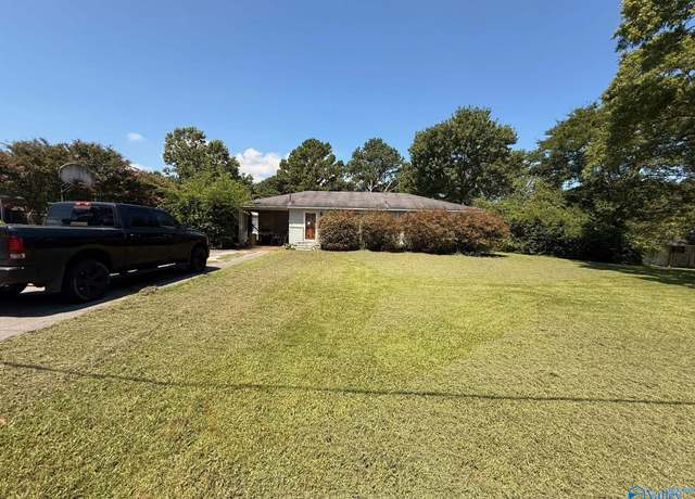 Property at 168 Bradford Ln, Huntsville, AL 35811, 2 beds, 1 bath