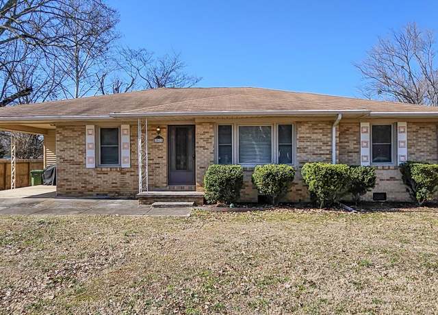 Property at 2013 Giles Dr, Huntsville, AL 35811, 3 beds, 2 baths