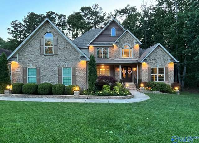 Property at 10 Verdant Cir SE, Huntsville, AL 35803, 4 beds, 3 baths