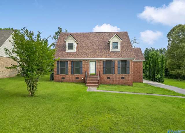 Property at 1222 Lane Rd, Hartselle, AL 35640, 3 beds, 2.5 baths