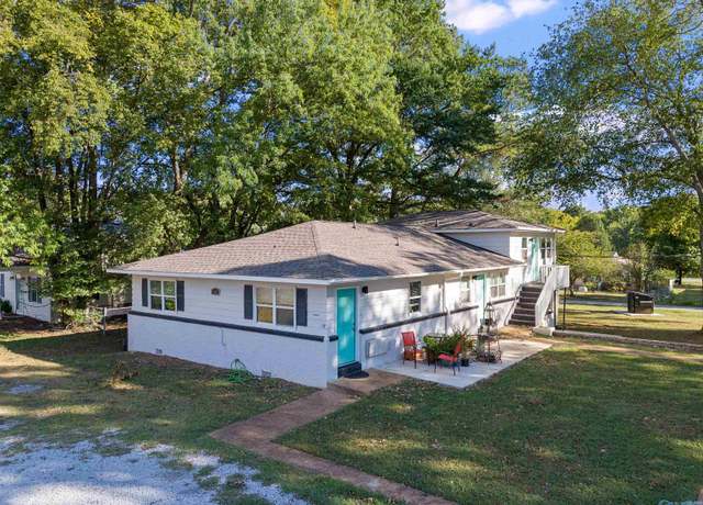 Property at 1504 Oakwood Ave, Huntsville, AL 35811, 8 beds, 4 baths