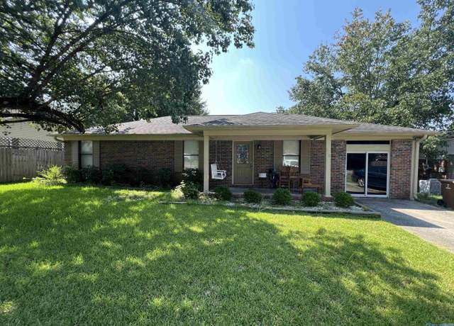 Property at 820 Mitwede St SW, Hartselle, AL 35640, 3 beds, 1.5 baths
