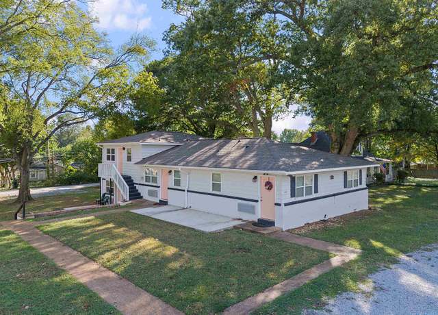 Property at 1506 Oakwood Ave, Huntsville, AL 35811, 8 beds, 4 baths