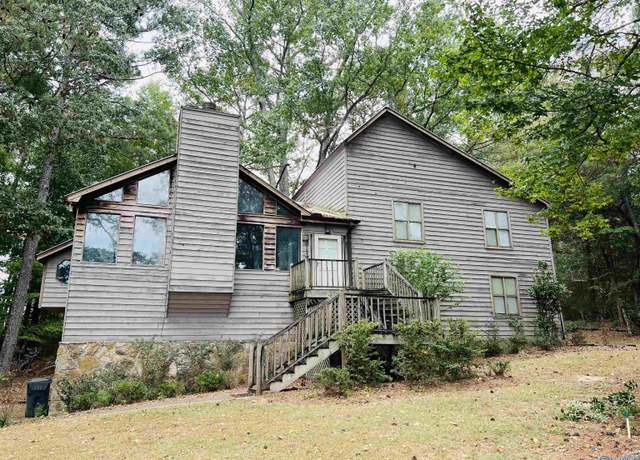 Property at 345 Stinson St, Centre, AL 35960, 4 beds, 2.5 baths