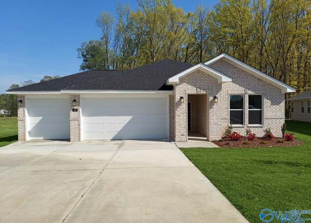 Property at 208 Hibiscus Dr, Hazel Green, AL 35750, 4 beds, 2 baths